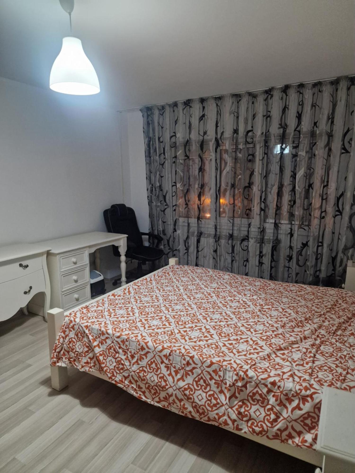 2 Bedrooms Apartment. Galaţi Exteriör bild